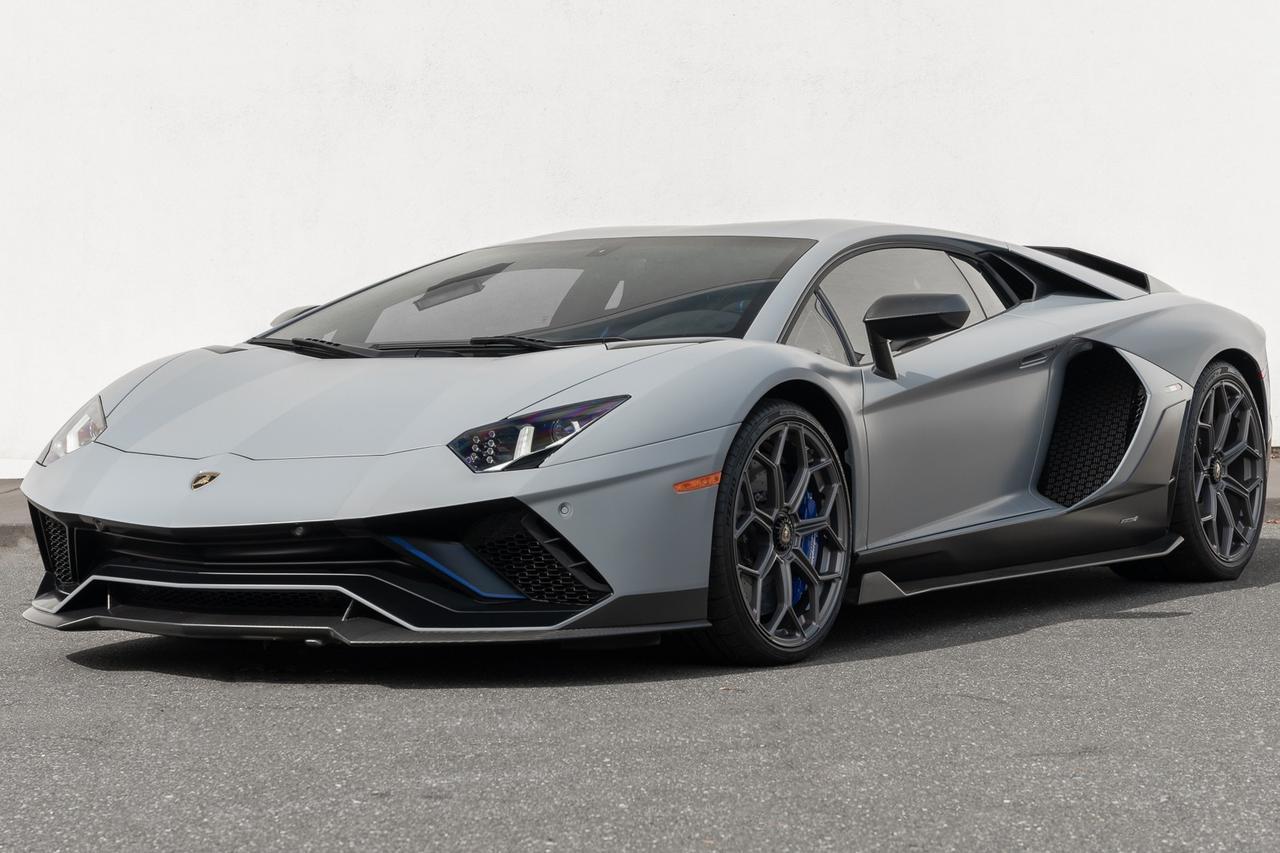 2022 Lamborghini Aventador Ultimae