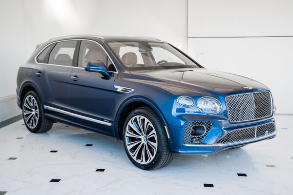 2023 BENTLEY BENTAYGA AZURE V8