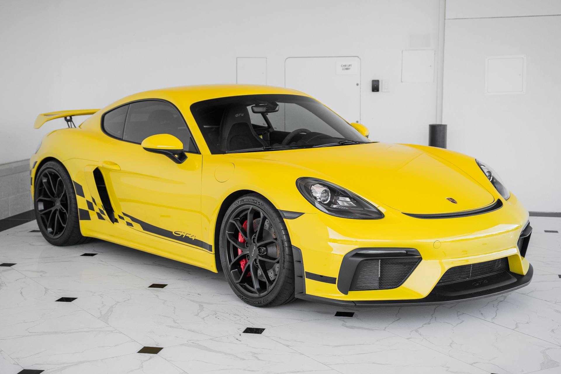 PORSCHE 718 CAYMAN GT4 For Sale