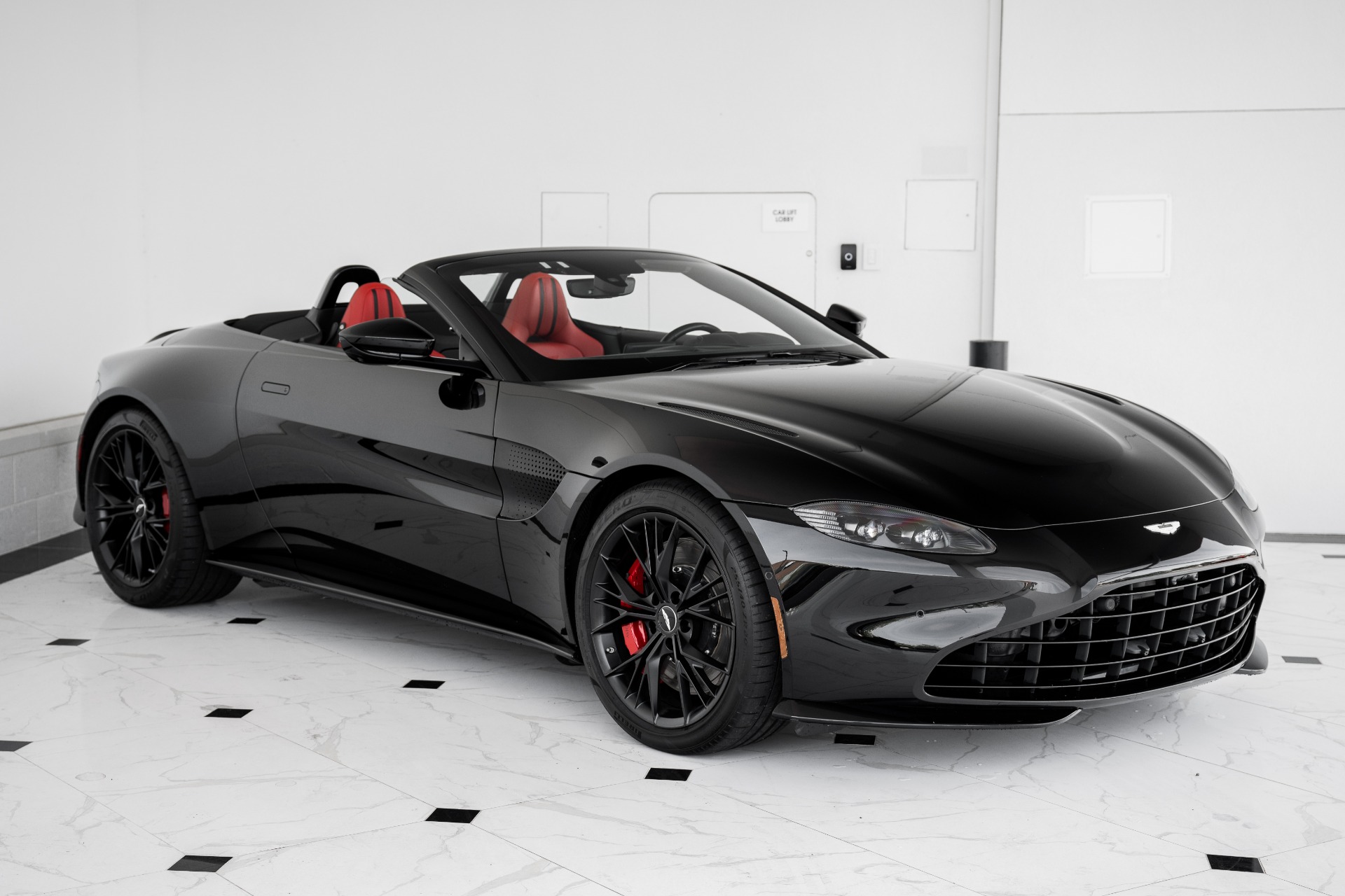 ASTON MARTIN VANTAGE V8 ROADSTER