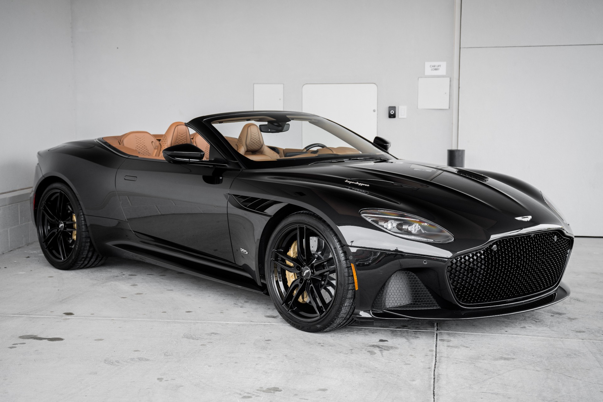 ASTON MARTIN DBS SUPERLEGGERA VOLANT